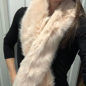 Faux fur pink scarf